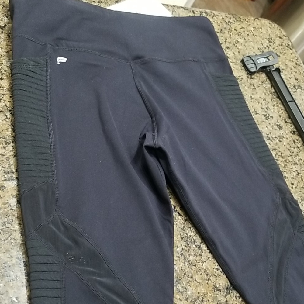 NWT Fabletics Midrise Statement Motion365 Legging - Picture 8 of 9